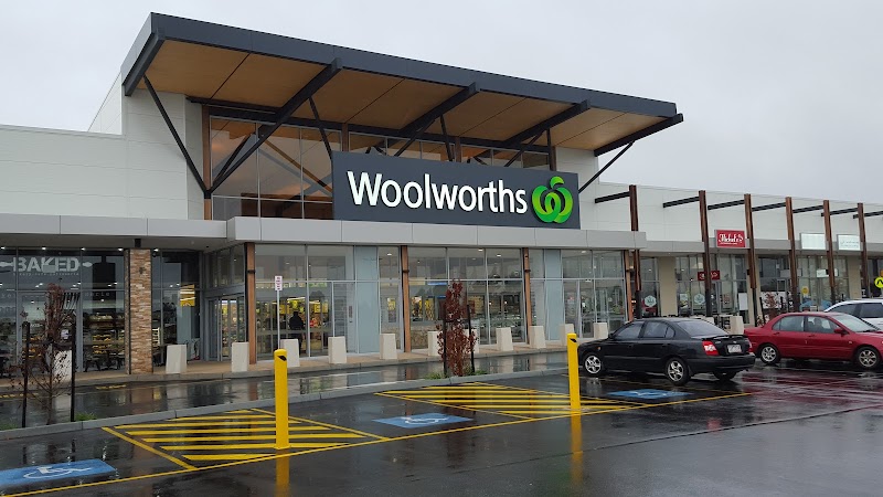 Woolworths Cranbourne East ( Hunt Club)
