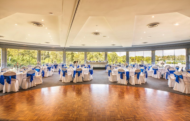 Manningham Hotel & Club