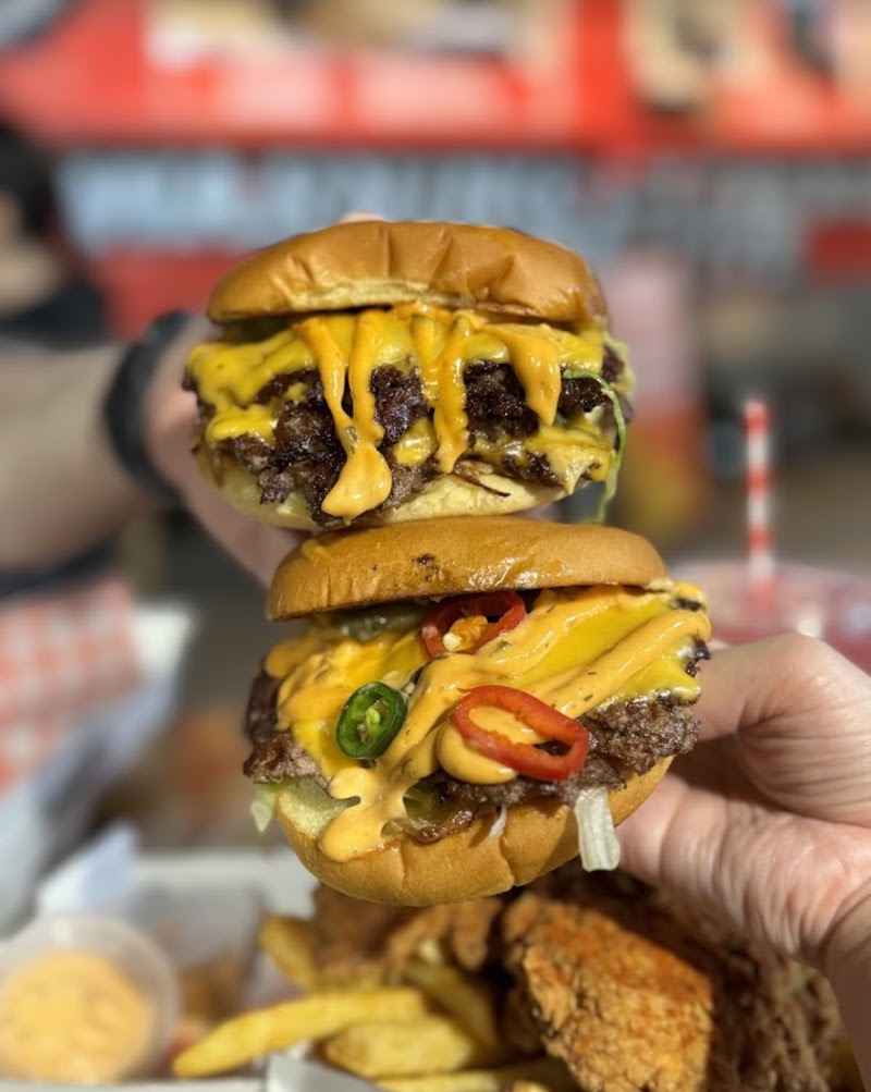 SMASH Burger Club x SLAPPIN’ Hot Chicken (Springvale)