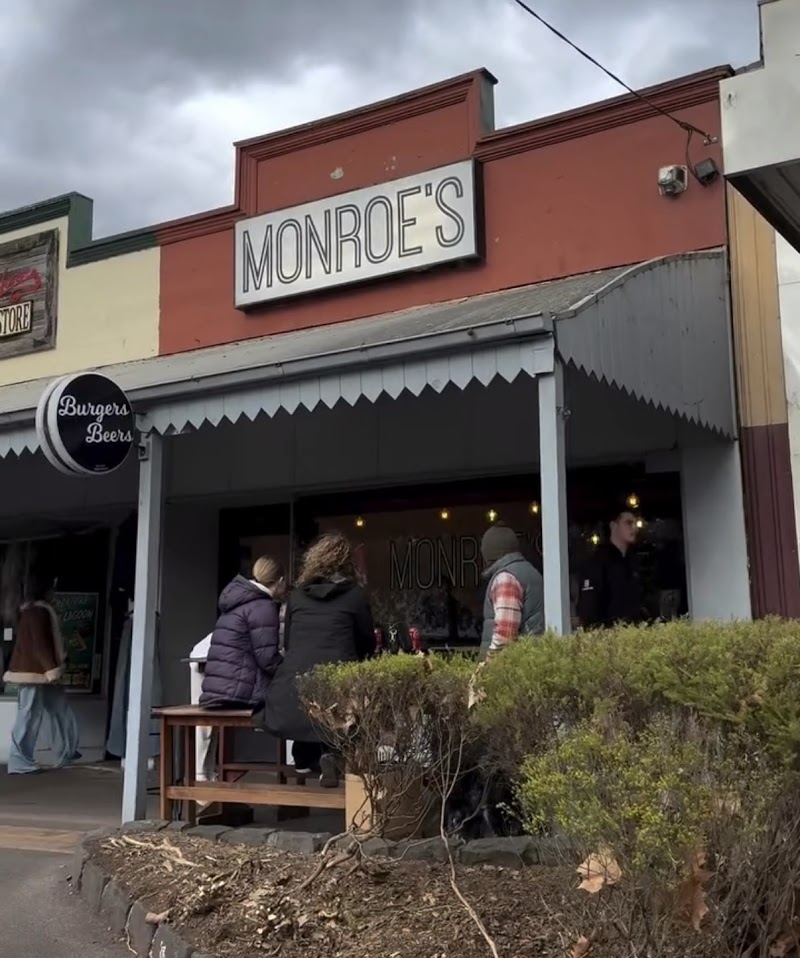 Monroe's Burgers & Beers