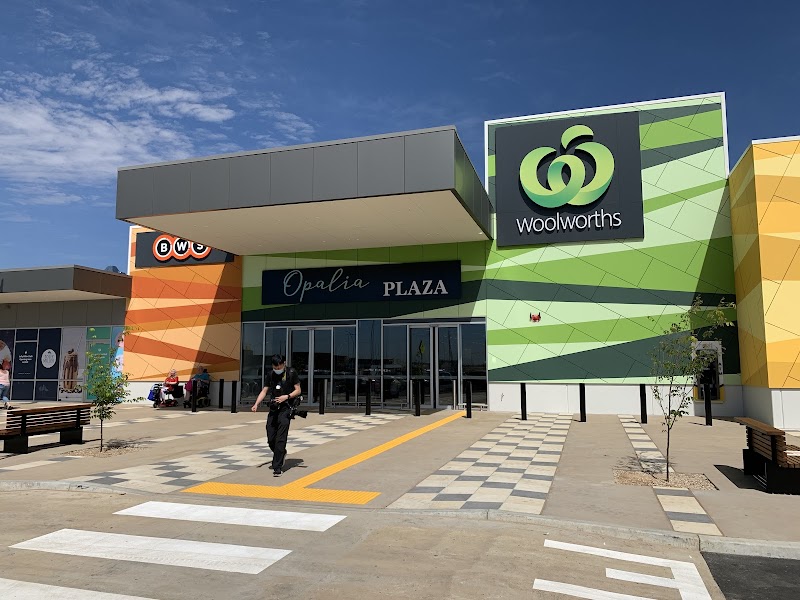 Woolworths Opalia (Melton South)